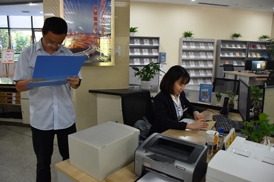 成华区行政审批局 提升业务技能，深化便民高效廉洁规范服务体系建设